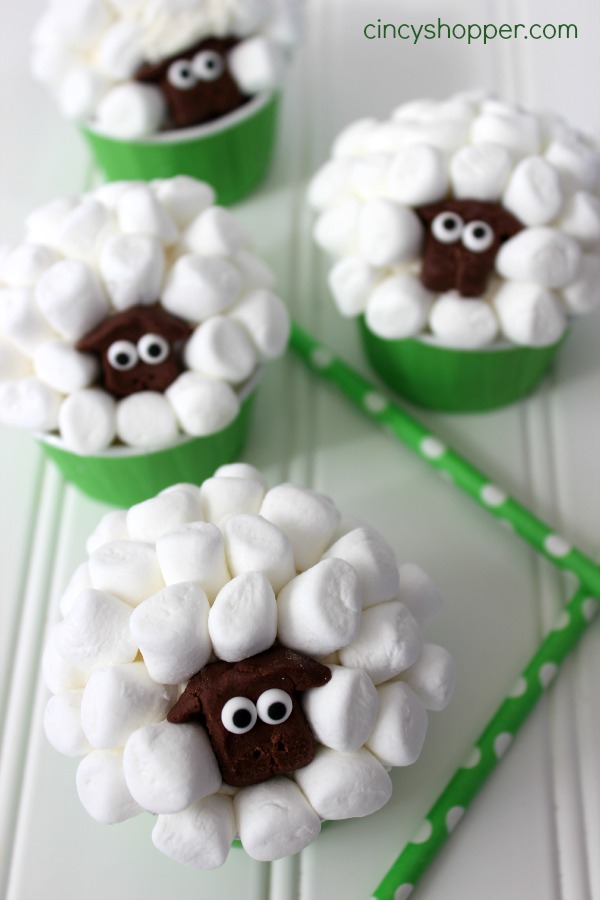 sheep cupcakes covered in marshamllows